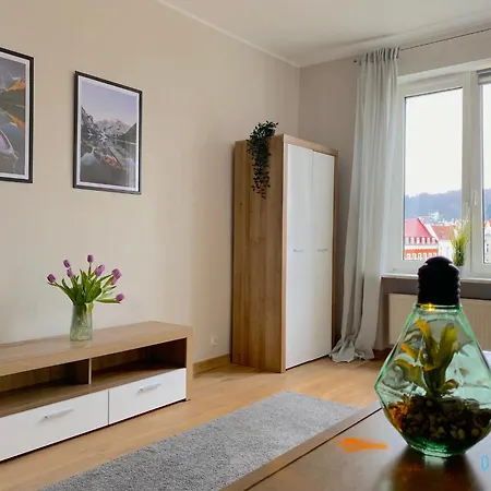 Manhattan - 15 Minutes To Seaside *